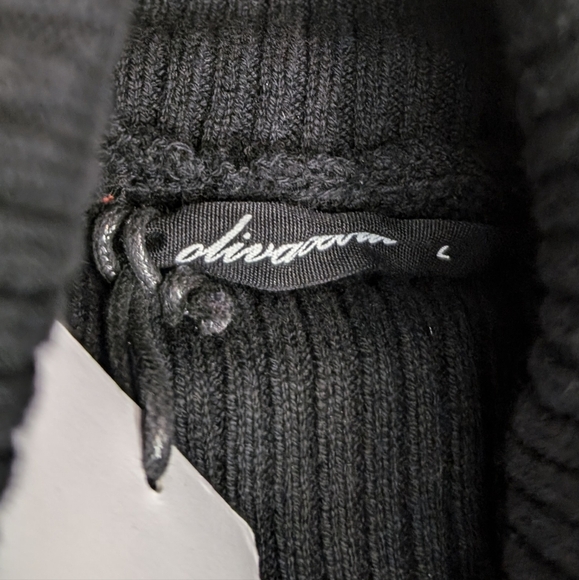 NWT Olivaceous Turtle Neck Sweater Crop XtraLong sleeves Black ripped Size Large - Picture 2 of 9